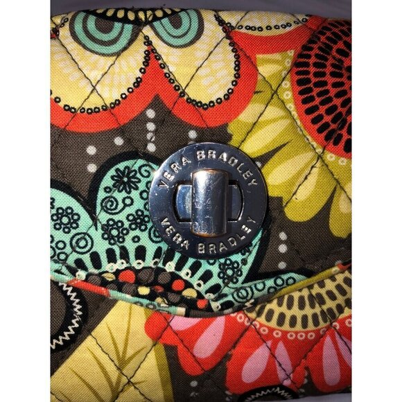 Vera Bradley Flower Shower Wristlet Clutch Wallet Phone Floral Turn Lock Quilted - Picture 5 of 9